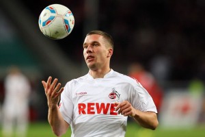 爱游戏注册-Faker回归赛场，逆转首场状态亮眼，西班牙队观众沸腾！